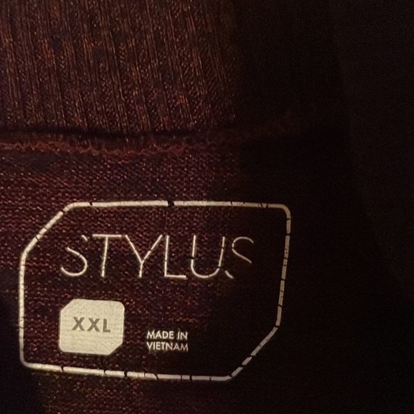 Ultra comfy and long XXL maroon and black sweater - Picture 5 of 5